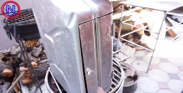 Do-it-yourself portable miracle stove mula sa isang lumang canister