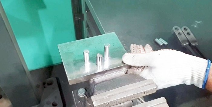 Hemmagjord manuell maskin för bockning av kedjelänkar