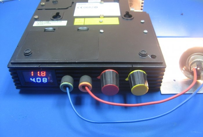 Kompakt düzenlenmiş güç kaynağı 24V 5A