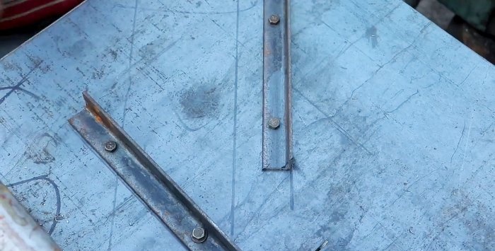 Un suport simplu pentru o polizor unghiular realizat dintr-o bicicleta