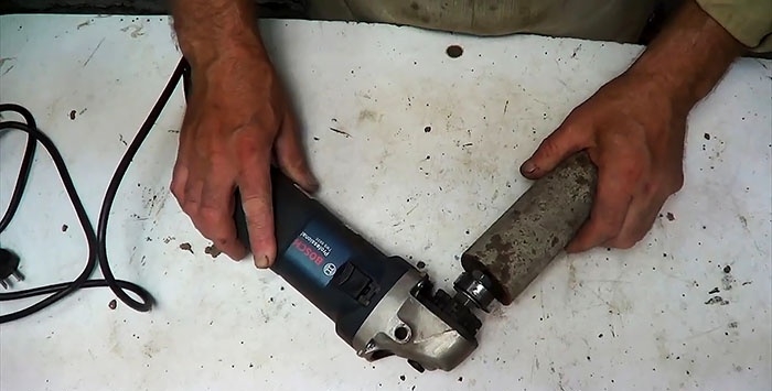 Do-it-yourself electric hacksaw mula sa isang gilingan