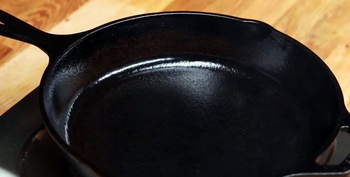 Cast iron frying pan cleaning and care