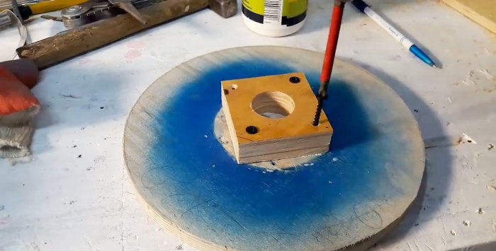 En veldig enkel slipemaskin laget av tilgjengelige materialer