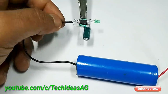 LED flasher on optocoupler