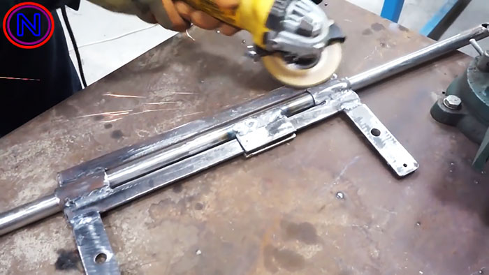 Машина за рязане на метал от електрическа месомелачка