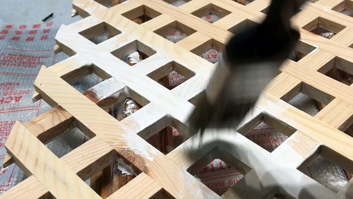 Како направити дрвену украсну решетку на кружној тестери