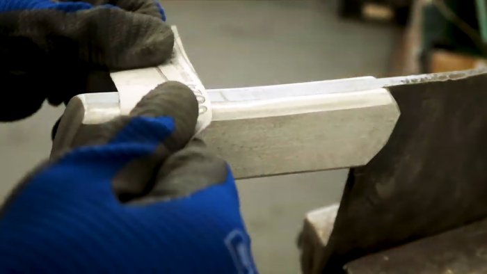 Kaip išlieti aliumininę peilio ar kirtiklio rankeną