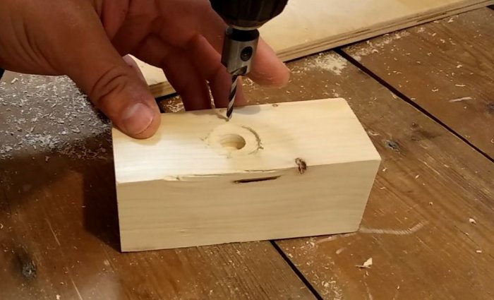 Πώς να φτιάξετε μια μέγγενη μηχανής με τα χέρια σας