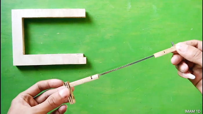 Cómo hacer una sierra de calar portátil