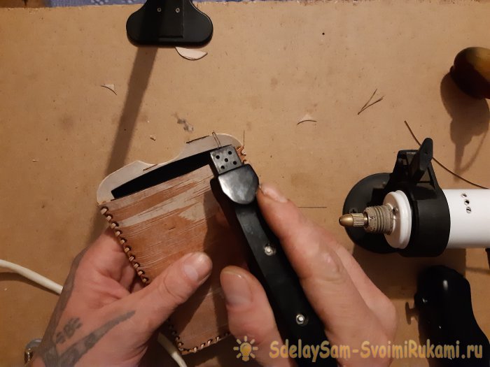 DIY pouzdro na telefon z březové kůry