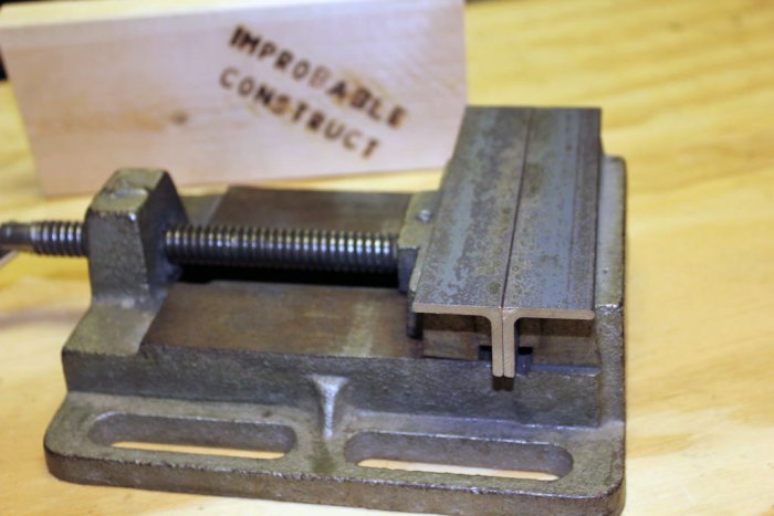 Kā izgatavot mini metāla liekšanas mašīnu