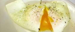 Cum să prăjiți un ou fiert moale fără apă într-o tigaie