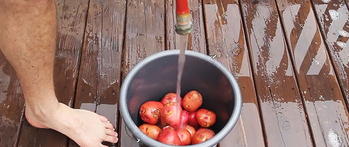 Cách gọt một thùng khoai tây bằng máy khoan trong 1 phút