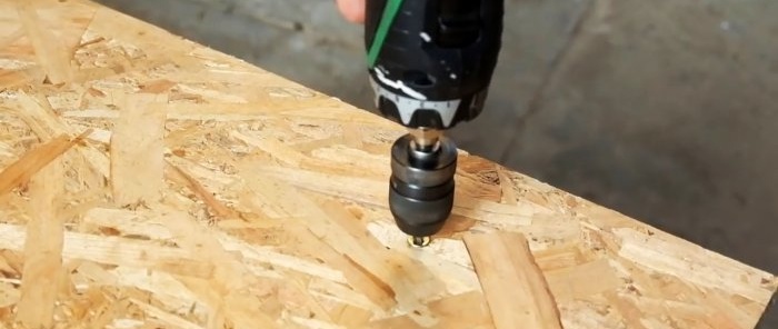 Elektrikli zincirli testereden yakacak odun kesmek için bir makine nasıl yapılır
