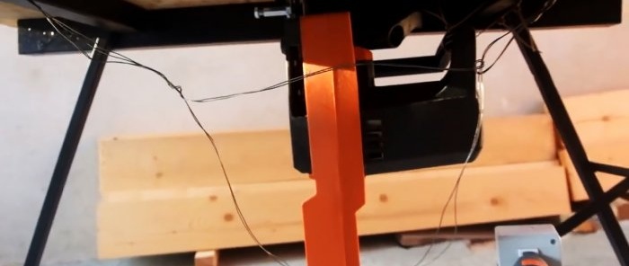 Comment fabriquer une machine pour scier du bois de chauffage à partir d'une scie à chaîne électrique