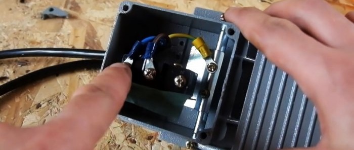 Hvordan lage en maskin for saging av ved fra en elektrisk motorsag