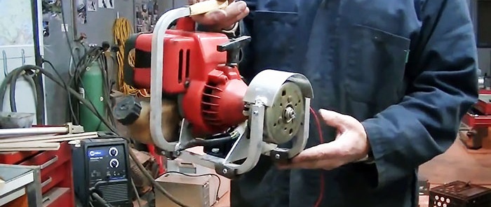 Mini generador de gasolina casero a partir de una recortadora de 12 V