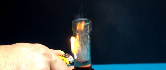Как да отворите бутилка със запалка по най-елегантния начин
