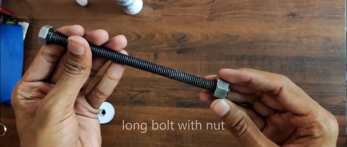 Comment utiliser du mastic silicone à partir d'un tube sans pistolet