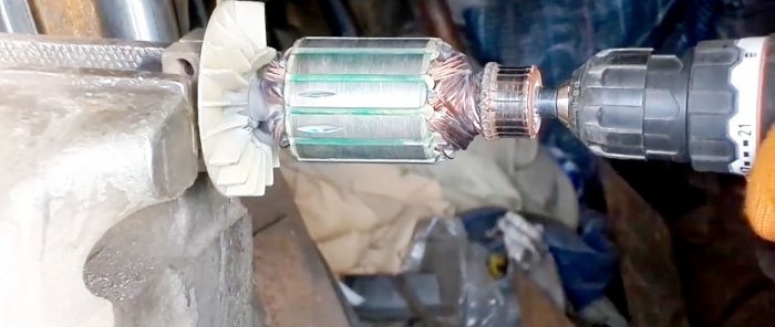 Как да шлайфате комутатор на арматура на електроинструмент без струг