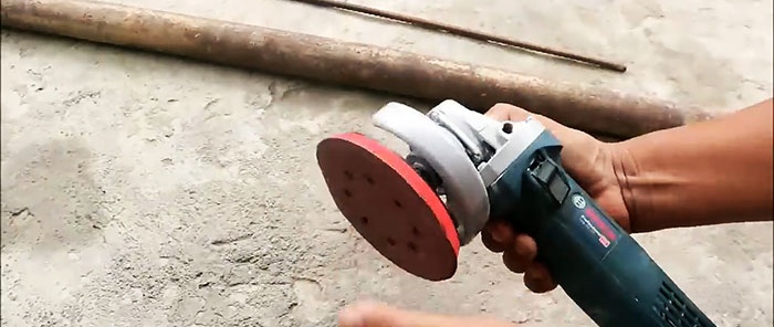 Hjemmelavet højtydende pumpe til pumpning af vand drevet af en vinkelsliber