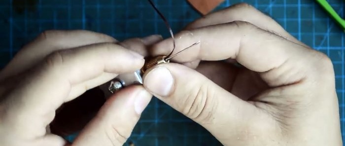 Comment fabriquer une machine à coudre à la main pour le cuir