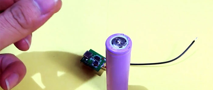 DIY 2 في 1 بنك الطاقة مصباح يدوي قوي مصنوع من الأنابيب البلاستيكية