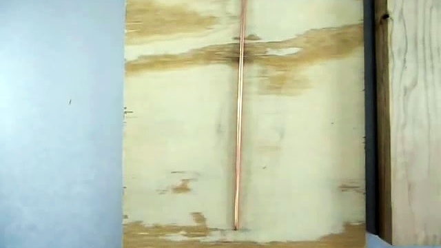 Cómo enderezar alambre de cobre grueso rápidamente