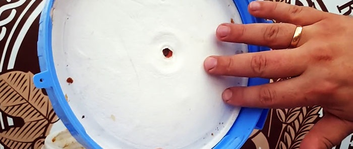 Como fazer rapidamente uma junta para um recipiente de plástico
