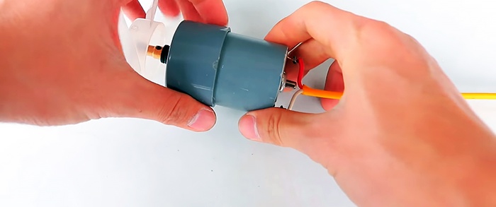 Do-it-yourself 12 V boat electric motor