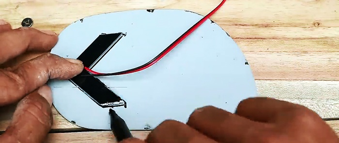 Cara membuat pengulang isyarat belok LED di cermin pandang belakang
