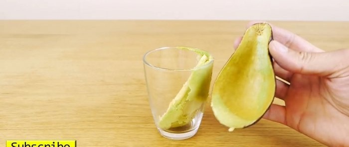Slik skreller du raskt en kiwi mango eller avokado