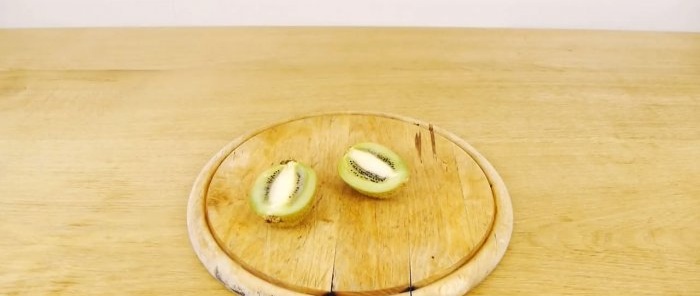 Slik skreller du raskt en kiwi mango eller avokado