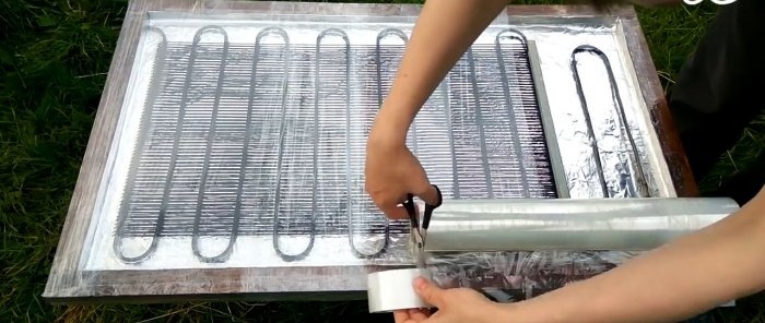 Hvordan man laver en solfanger til opvarmning af vand i et landsted