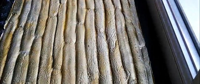 Hvordan lage en teksturert rulle for å imitere bambus ved hjelp av kitt