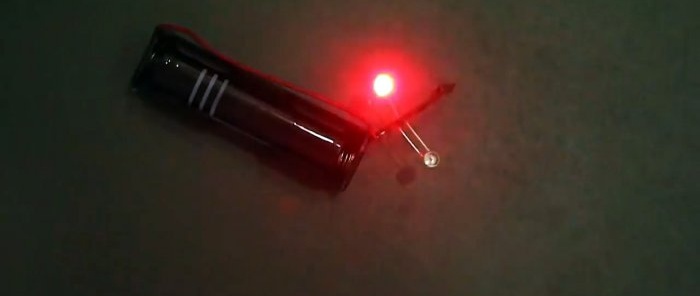 Homemade police strobe light made from a quartz watch mechanism