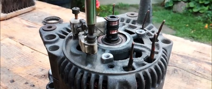 Hvordan lage en elektrisk sparkesykkel drevet av en bilgenerator