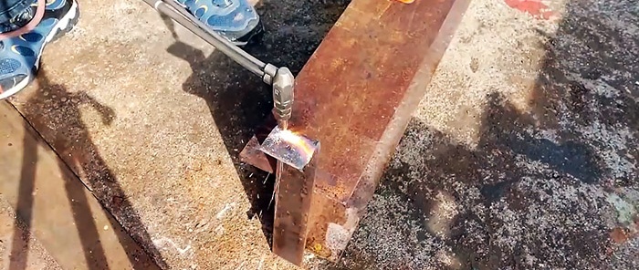Cara membuat peranti untuk mengangkat bekas pada bicu hidraulik