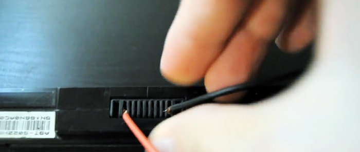 Como fazer um banco de energia de 5 V a partir de uma bateria de laptop em 1 minuto