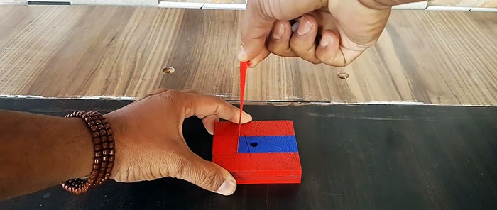 Cómo hacer una máquina para pelar el aislamiento de cualquier cable.