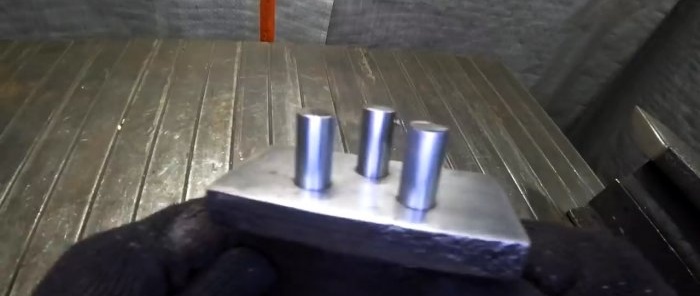 Како направити једноставну машину од шине за прављење ланаца