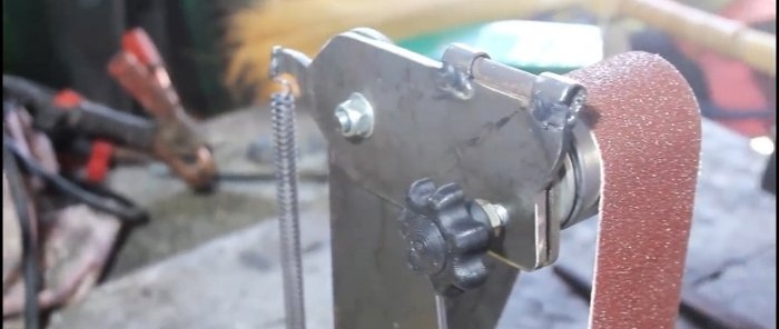 كيفية صنع طاحونة من آلة شحذ