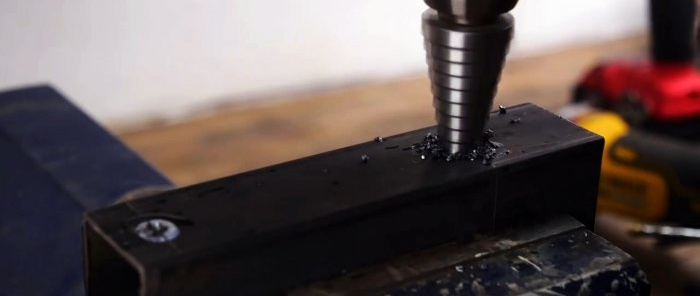 Jak zrobić maszynę do cięcia ze szlifierki kątowej i starych amortyzatorów