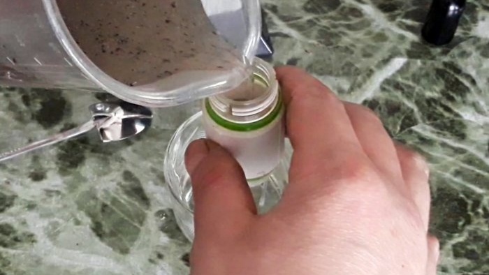 Como fazer um desinfetante para as mãos simples e eficaz