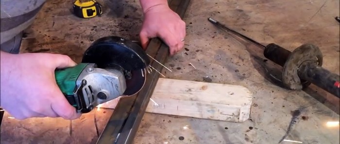 Cómo hacer un taburete con un amortiguador viejo.