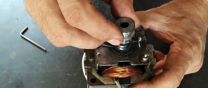 Kako pretvoriti šivaći stroj u ubodnu pilu