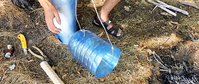 How to make a clamshell from a plastic bottle