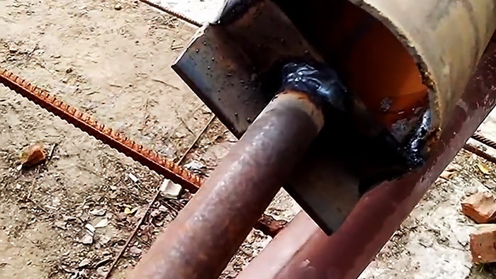DIY cauruļu urbis