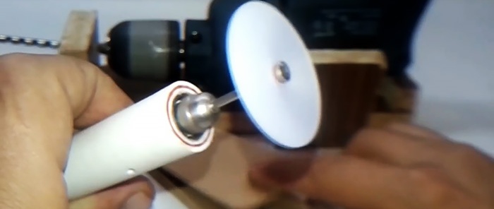 Comment fabriquer un accessoire de perceuse pour un tournevis