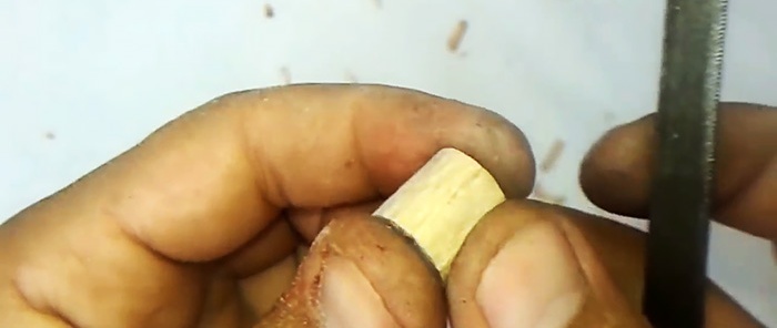 Πώς να φτιάξετε ένα εξάρτημα τρυπανιού για ένα κατσαβίδι